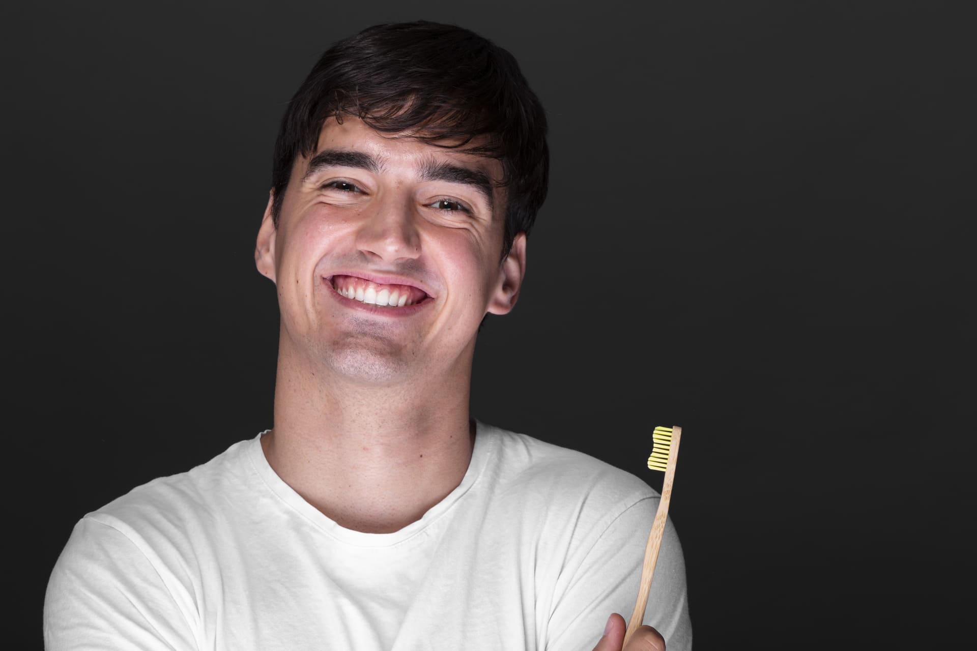 Conheça a infecção gengival que tem atingido jovens